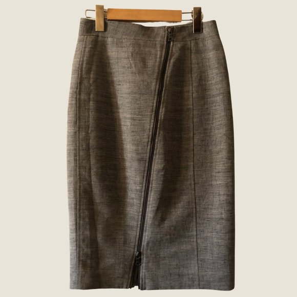 BCBG MaxAzria Pencil Skirt With Asymmetrical Front Zipper, Size US 2 - Picture 9 of 11